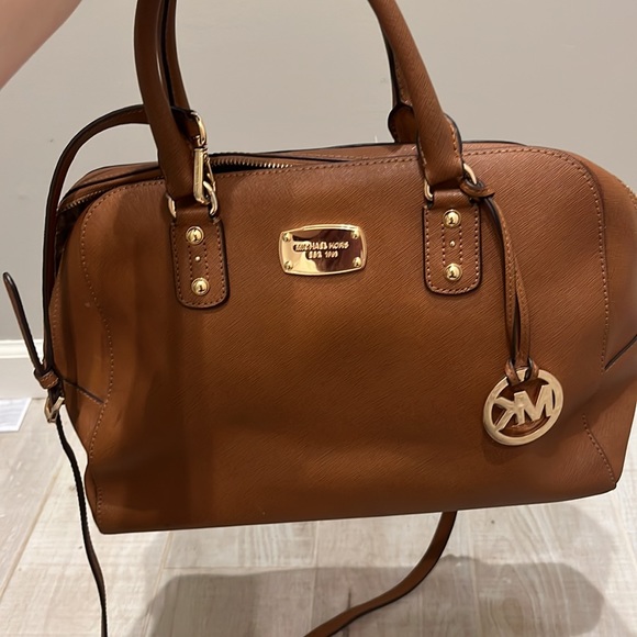 Beautiful tan Michael Kors bag - Picture 14 of 15